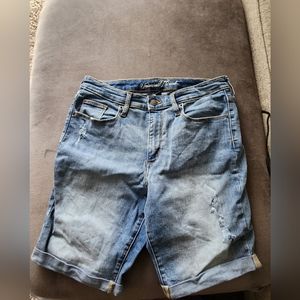 Universal Thread Jean Shorts